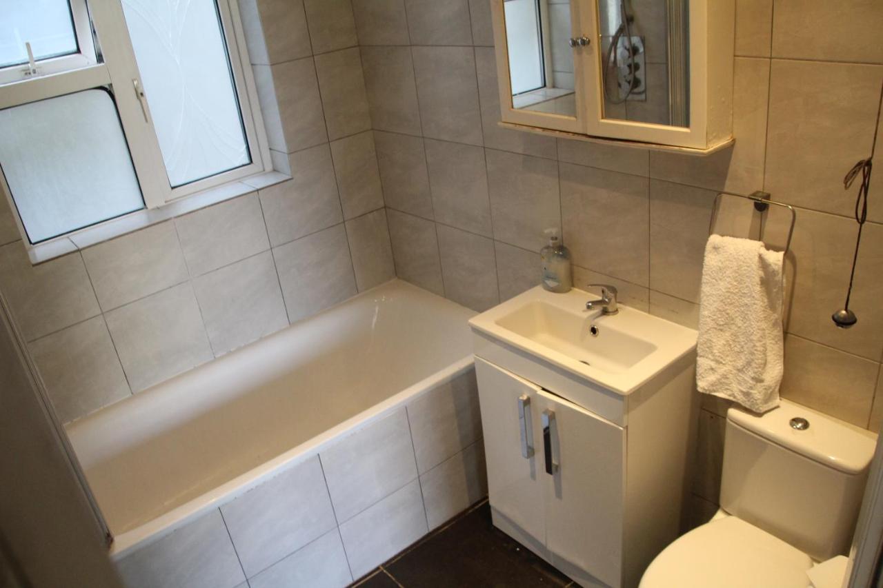Beautiful Double Bedroom Edgware Esterno foto