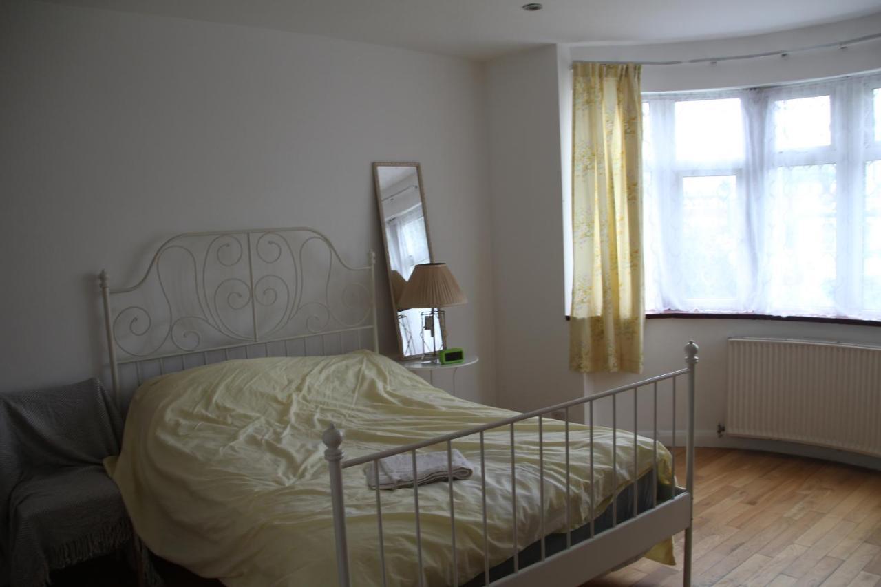 Beautiful Double Bedroom Edgware Esterno foto