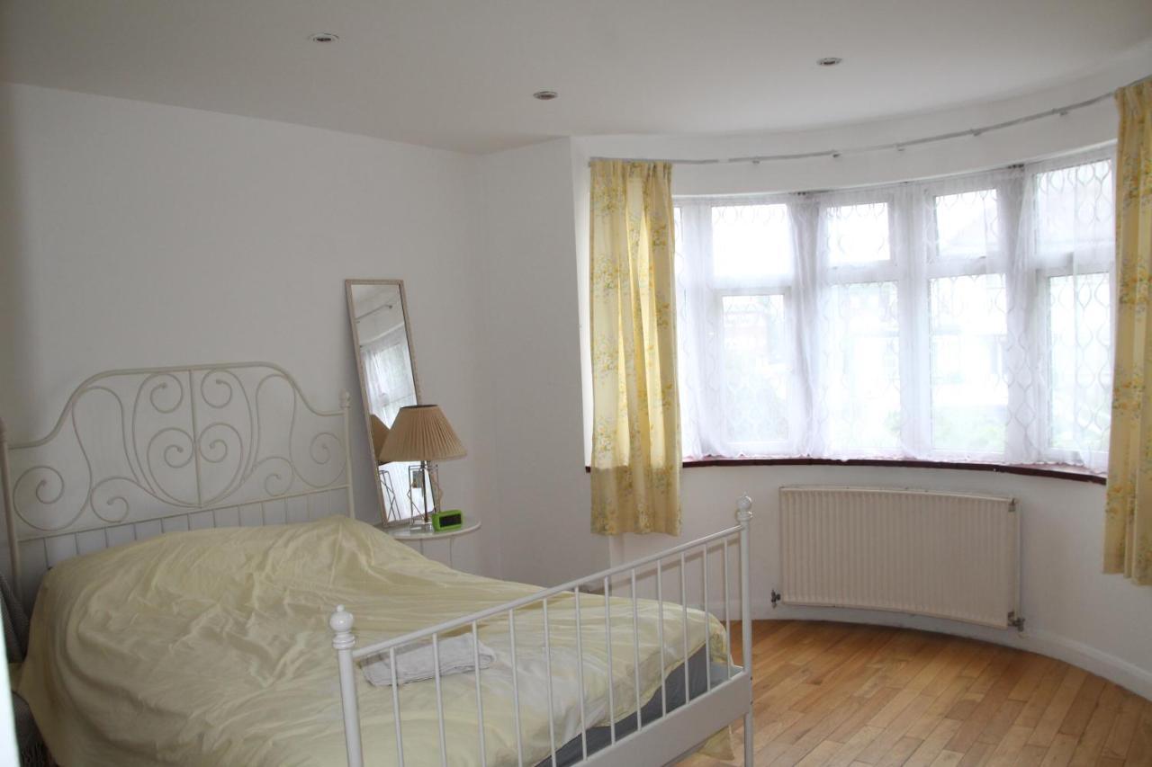 Beautiful Double Bedroom Edgware Esterno foto