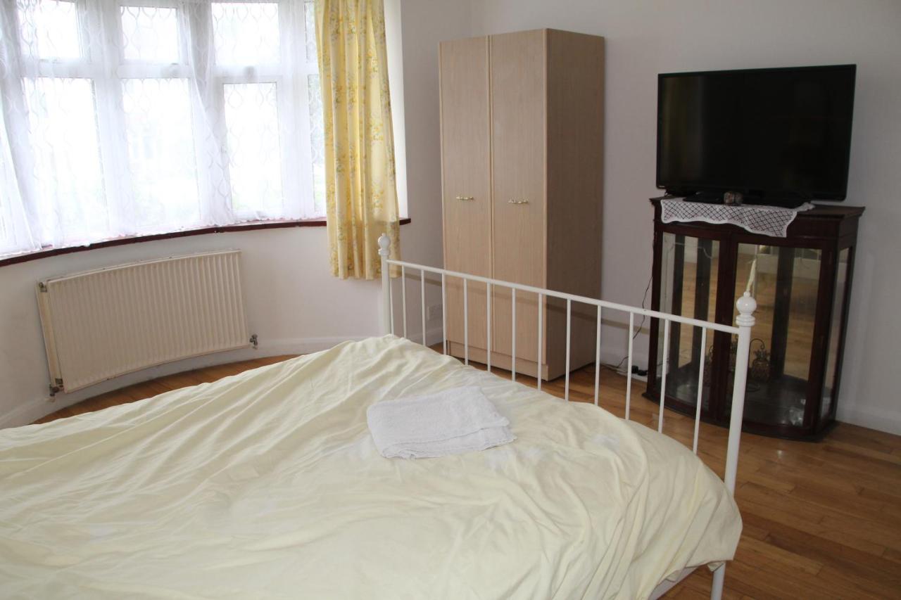 Beautiful Double Bedroom Edgware Esterno foto